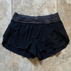 Lululemon Black Athletic Shorts with eyelet detailing sz 6